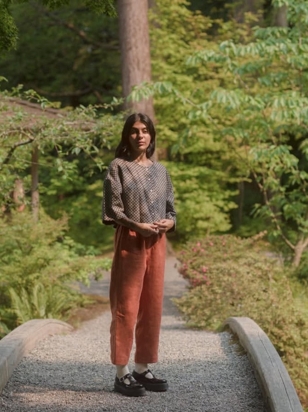 Beaton Linen Button-front Crop Utility Shirt